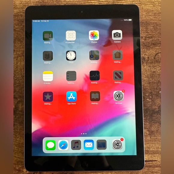 Pre-owned Apple iPad Air 1 16GB Space gray Fully unlockedCellular capable